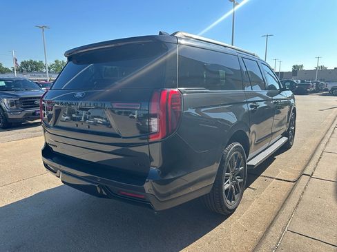 New 2026 Ford Expedition Max Platinum w/ Stealth Appearance Package AWD/4WD image 5