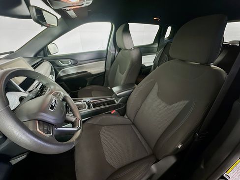 Used 2024 Jeep Compass Sport image 13