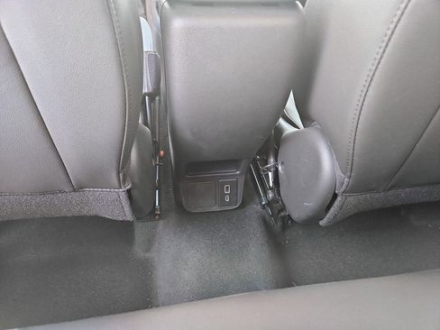Used 2025 Buick Encore GX Preferred AWD/4WD image 30