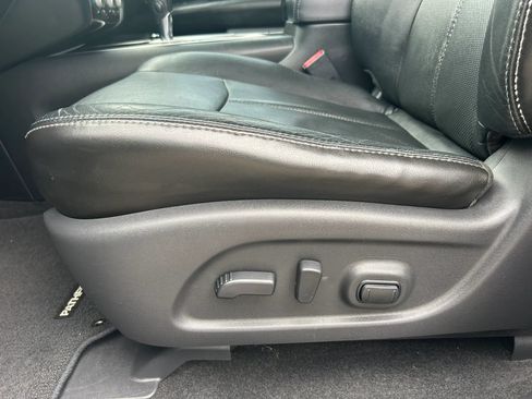 Used 2014 Nissan Pathfinder Platinum w/ Platinum Premium Package FWD image 34