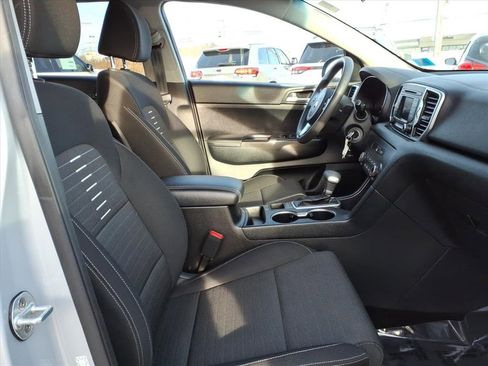 Used 2018 Kia Sportage LX image 5