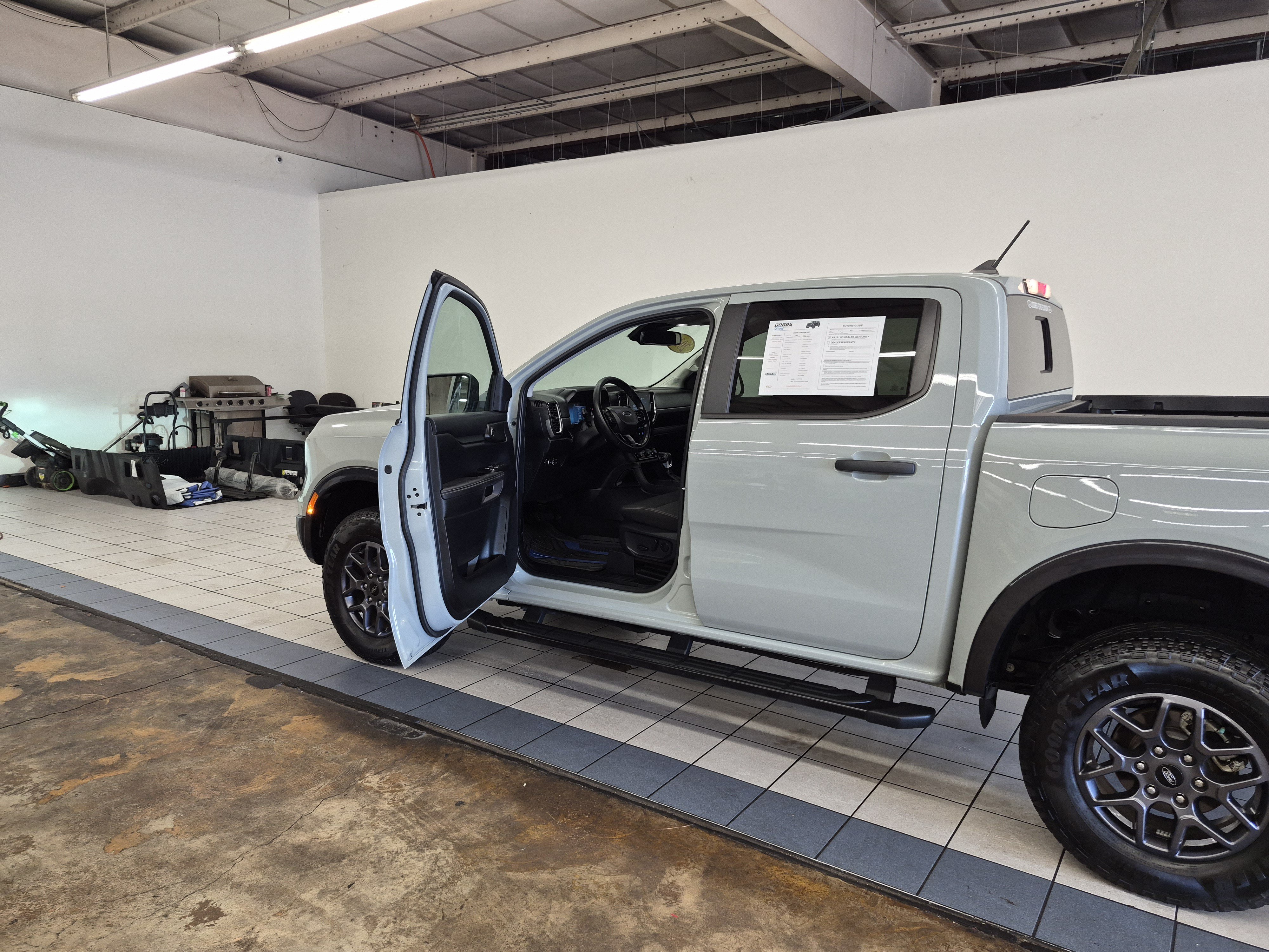Used 2024 Ford Ranger XLT w/ Equipment Group 301A High AWD/4WD image 9
