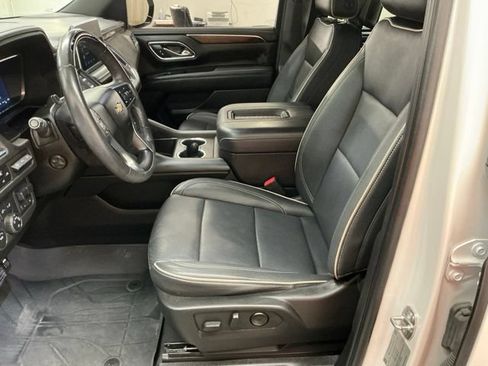 Used 2023 Chevrolet Tahoe Premier w/ Advanced Technology Package AWD/4WD image 13