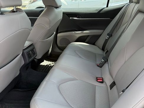 Used 2022 Toyota Camry XLE w/ Cold Weather Package FWD image 10