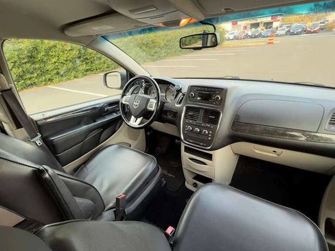 Used 2015 Dodge Grand Caravan American Value Package w/ UConnect Hands-Free Group image 29