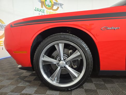 Used 2018 Dodge Challenger R/T Plus RWD image 34