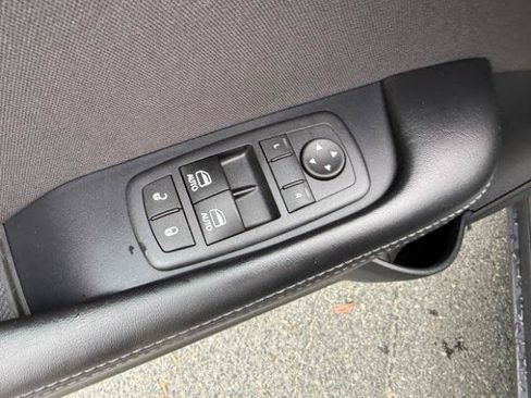Used 2016 Dodge Challenger R/T w/ Driver Convenience Group RWD image 15