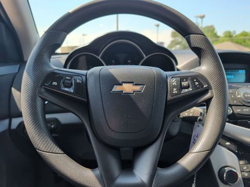 Used 2016 Chevrolet Cruze LT FWD image 11