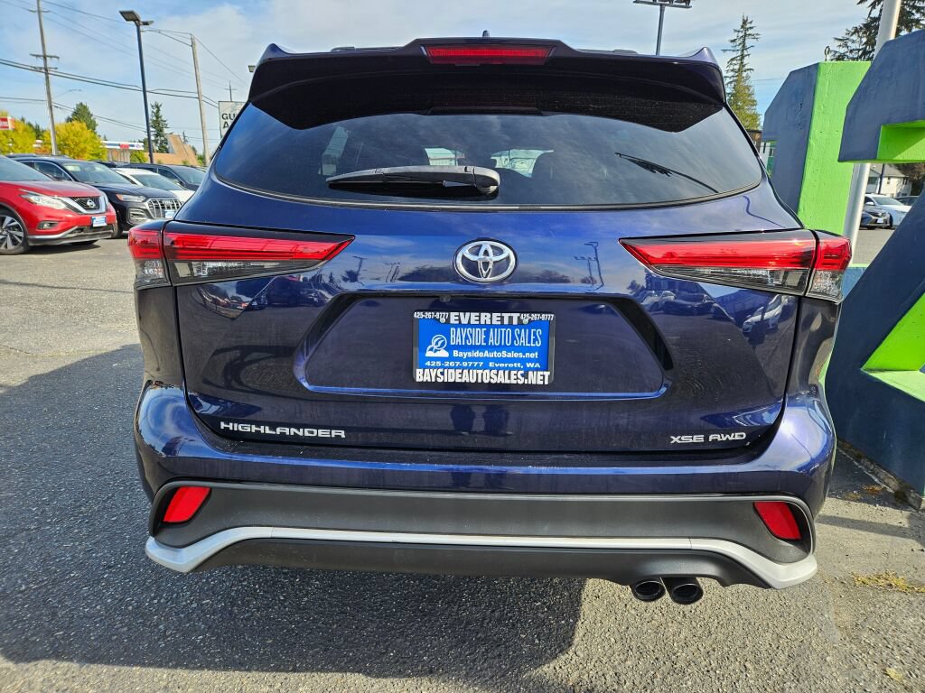 Used 2022 Toyota Highlander XSE AWD/4WD image 4