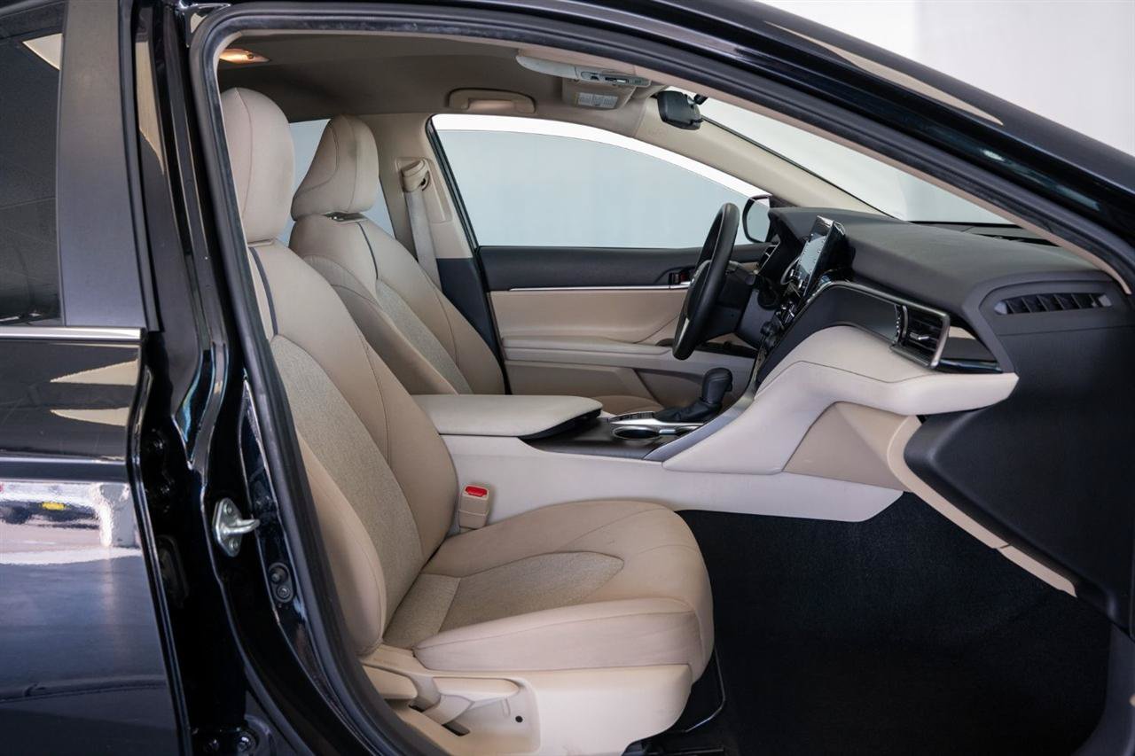 Used 2023 Toyota Camry LE FWD image 9