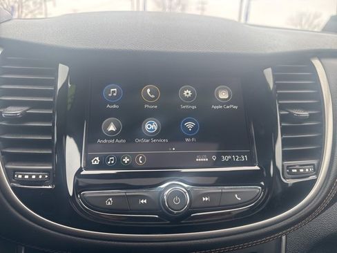 Used 2019 Chevrolet Trax LT w/ Sun & Sound Package image 29