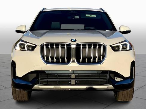 Certified 2025 BMW X1 xDrive28i w/ Technology Package image 3
