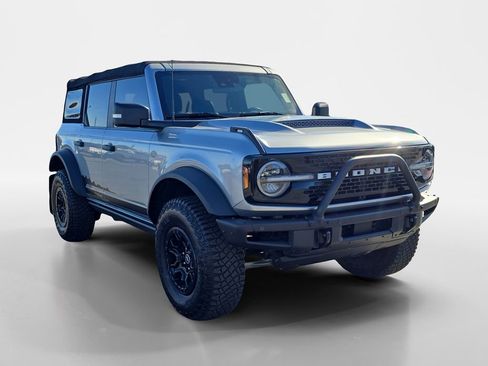 Used 2023 Ford Bronco Wildtrak image 9
