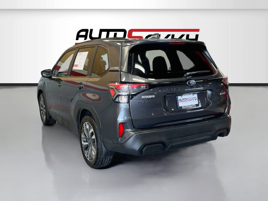 Used 2025 Subaru Forester Touring AWD/4WD image 5