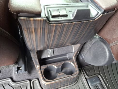 Used 2024 Toyota Sienna Platinum image 12