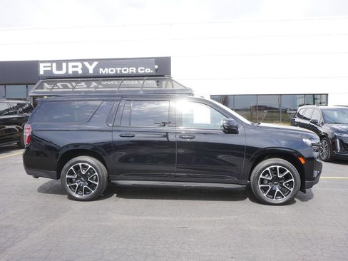 Used 2024 Chevrolet Suburban RST w/ Luxury Package AWD/4WD image 1