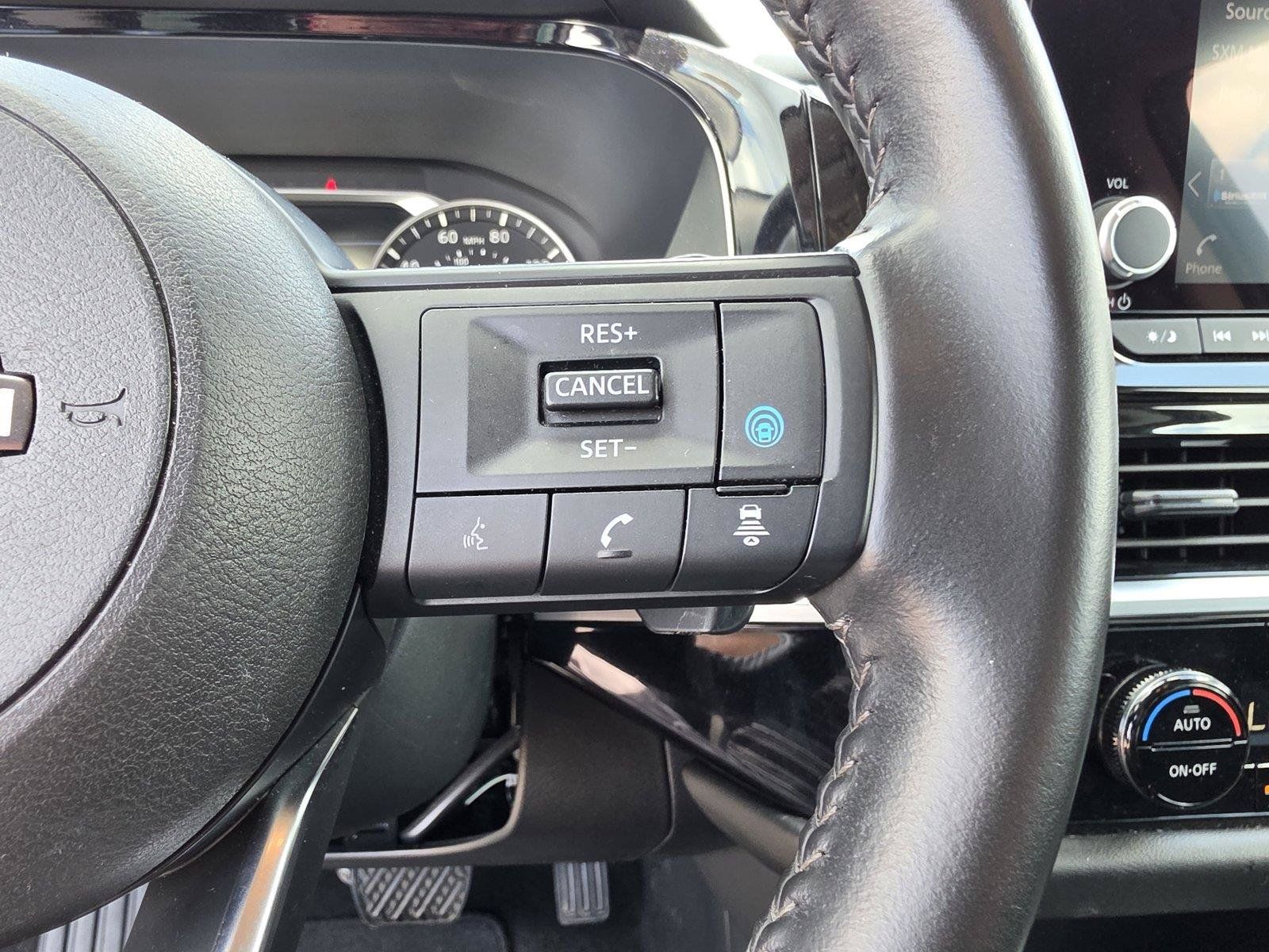 Used 2025 Nissan Pathfinder SV FWD image 26