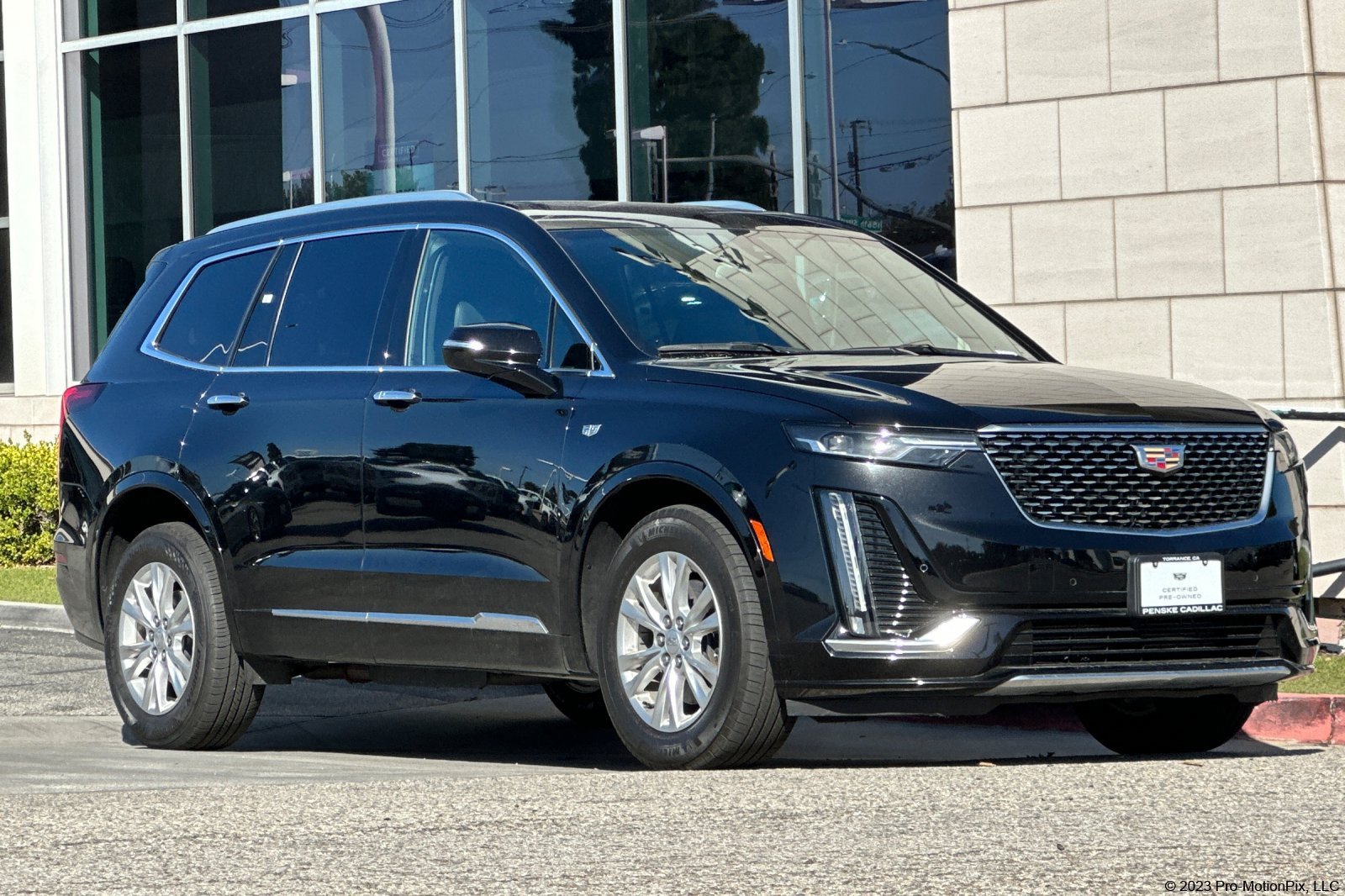 Used 2024 Cadillac XT6 Luxury FWD image 1