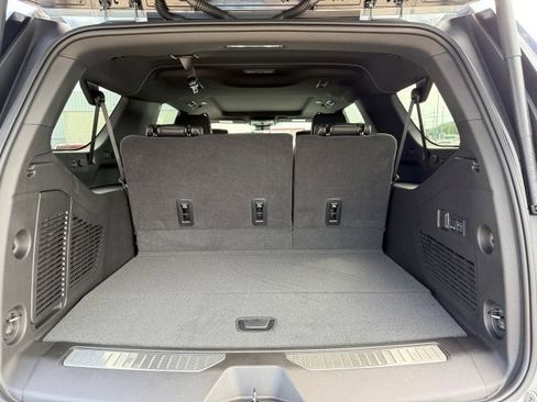 New 2025 Chevrolet Suburban Premier image 23
