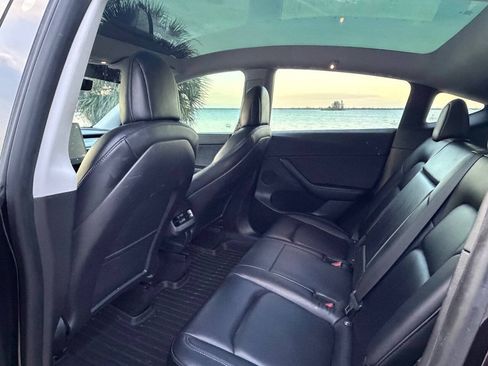Used 2021 Tesla Model Y 2WD image 7