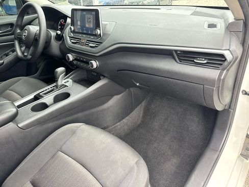 Used 2025 Nissan Altima 2.5 S FWD image 13