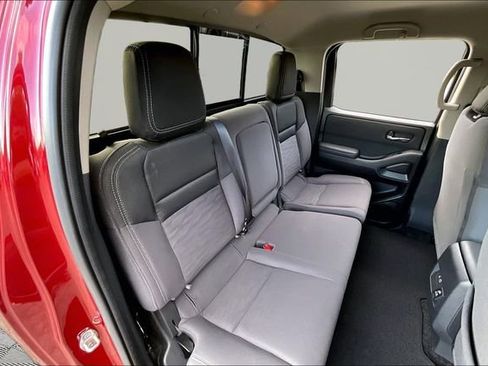 Used 2023 Nissan Frontier SV w/ SV Convenience Package RWD image 17