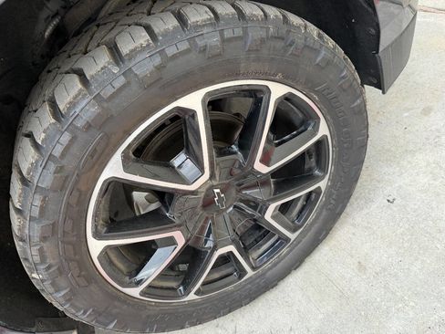 Used 2021 Chevrolet Suburban RST w/ Luxury Package image 27