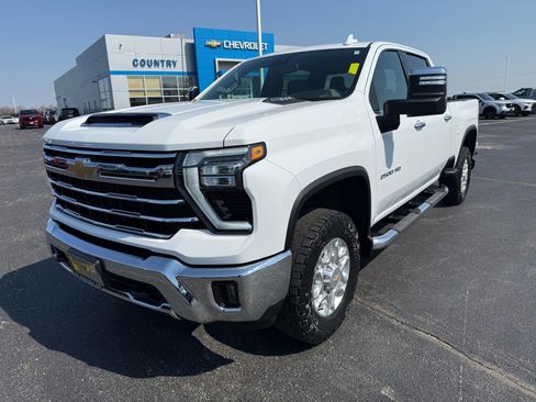 Used 2024 Chevrolet Silverado 2500 LTZ AWD/4WD image 9