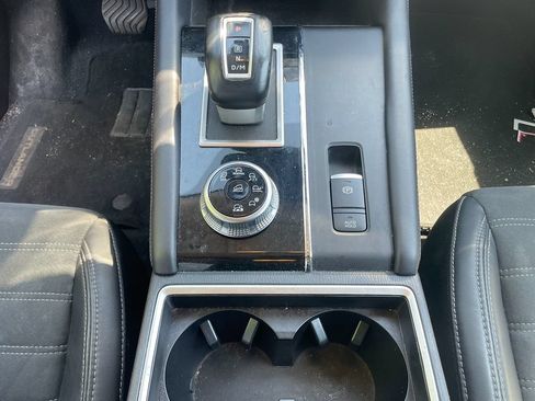 Used 2023 Mitsubishi Outlander ES AWD/4WD image 22