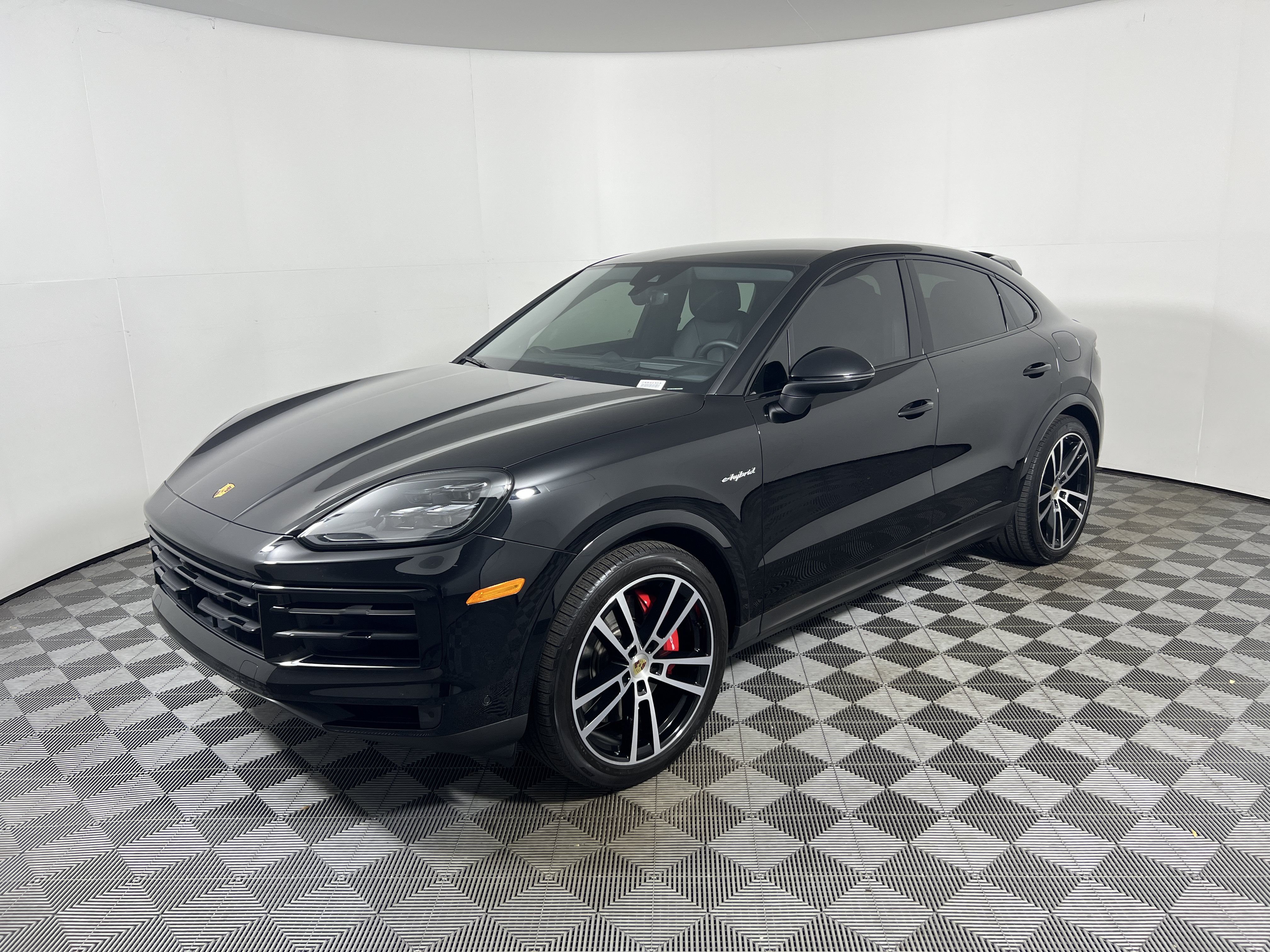 Certified 2024 Porsche Cayenne S AWD/4WD image 11