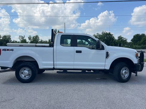 Used 2021 Ford F250 XL w/ Power Equipment Group AWD/4WD image 4