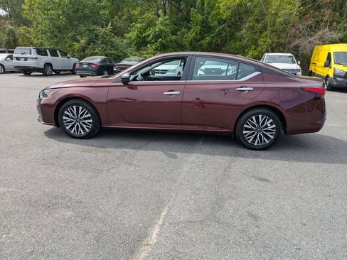 Used 2024 Nissan Altima 2.5 SV image 7