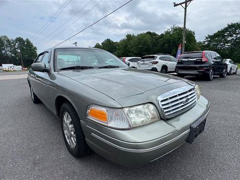 Used 2003 Ford Crown Victoria LX RWD image 16