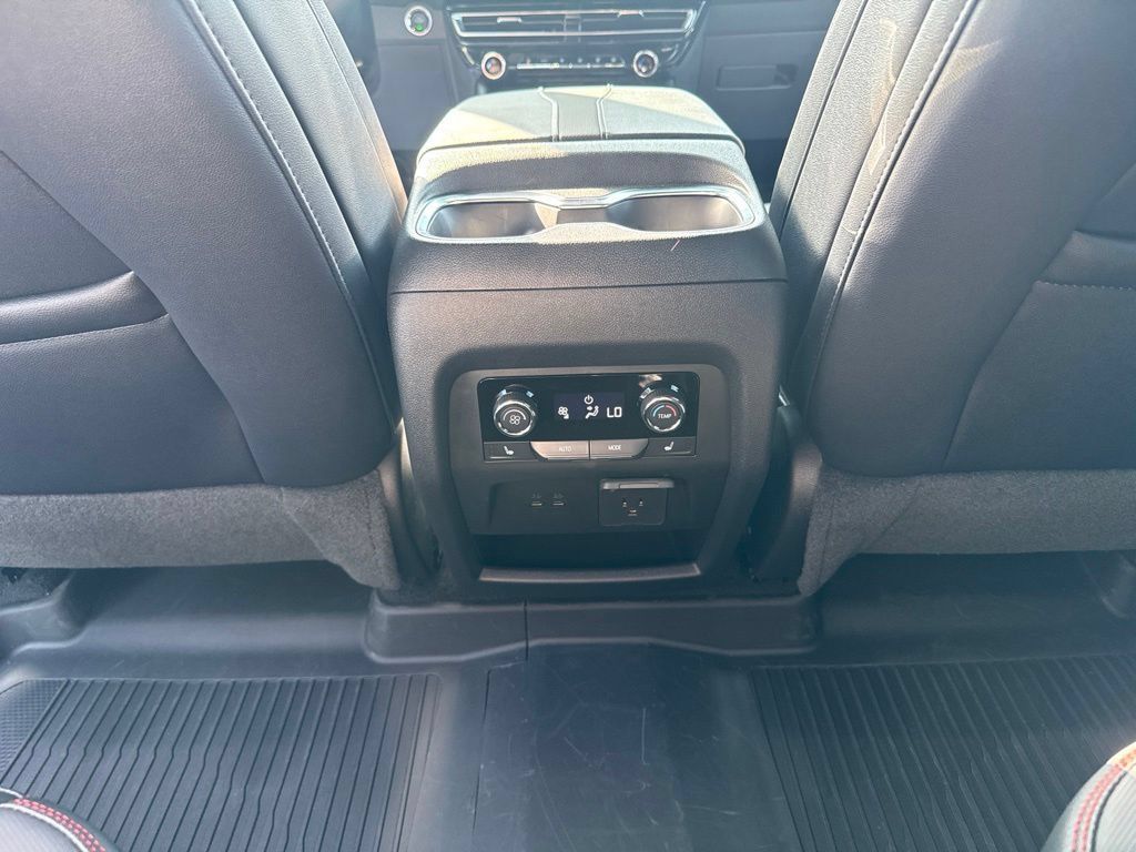 Used 2026 Chevrolet Traverse RS w/ LPO, Floor Liner Package AWD/4WD image 30
