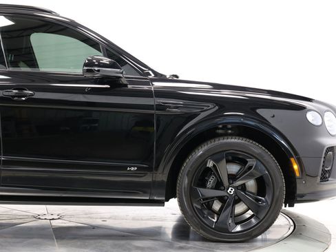 Used 2021 Bentley Bentayga w/ First Edition Specification AWD/4WD image 98