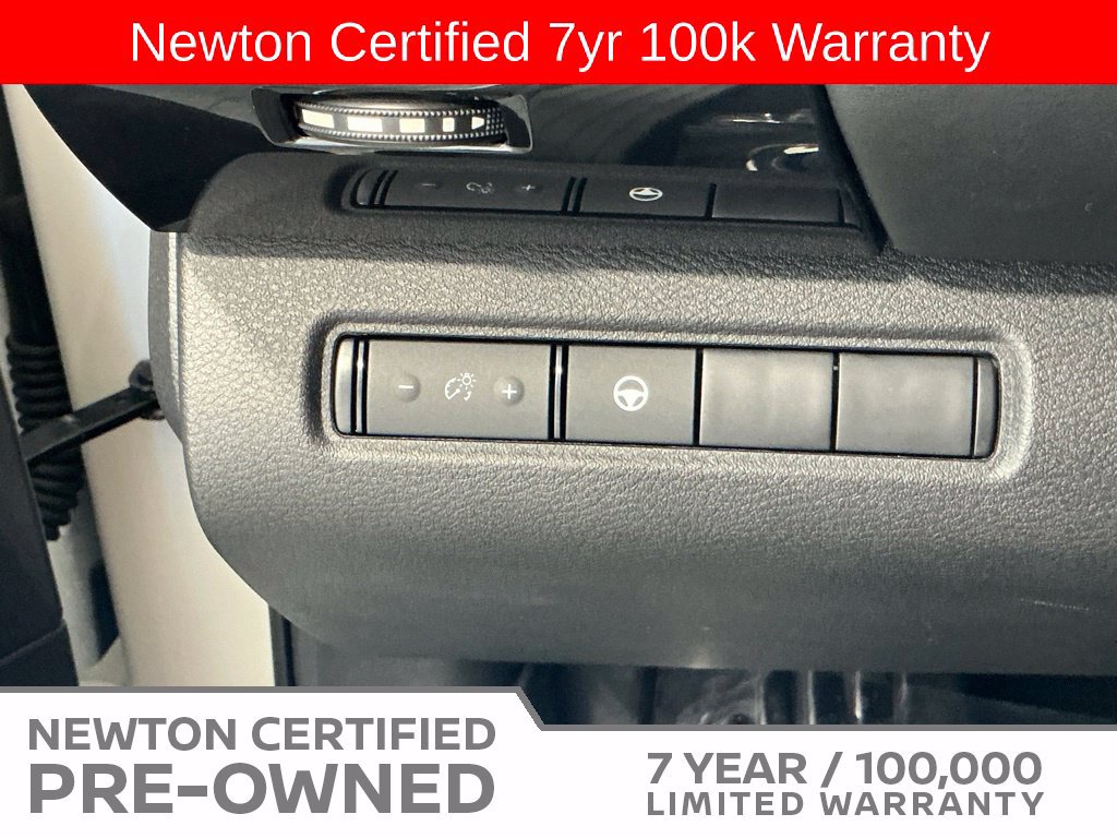 Used 2024 Nissan Pathfinder SV FWD image 34