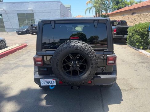Used 2024 Jeep Wrangler Unlimited AWD/4WD image 12