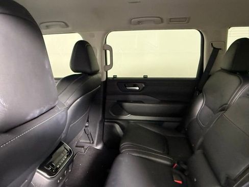 Used 2025 Nissan Armada SV RWD image 35