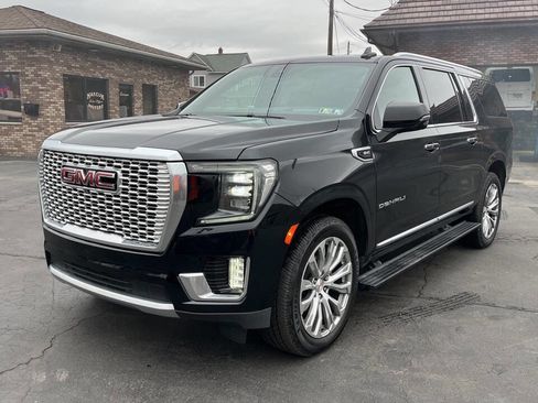 Used 2022 GMC Yukon XL Denali image 1