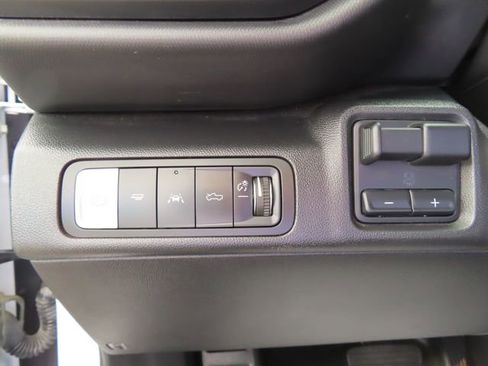 Used 2024 Chevrolet Silverado EV W/T AWD/4WD image 33