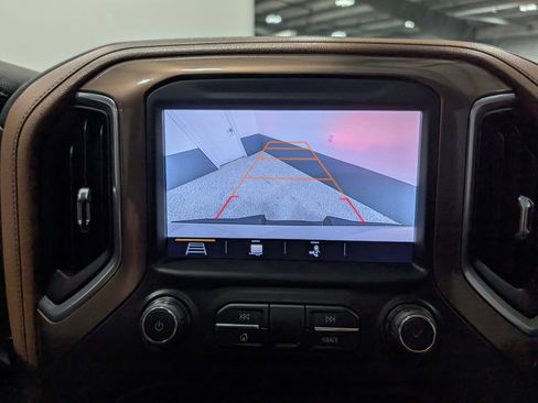 Used 2019 Chevrolet Silverado 1500 High Country image 31