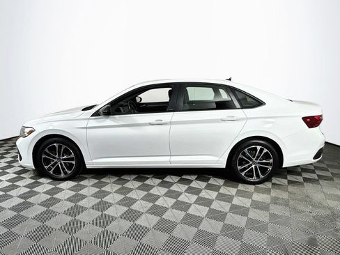 Used 2024 Volkswagen Jetta Sport FWD image 4