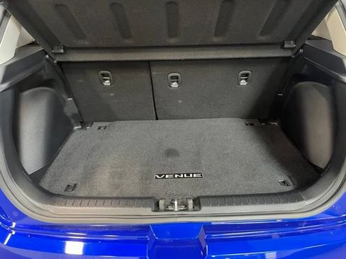Used 2025 Hyundai Venue Limited FWD image 16