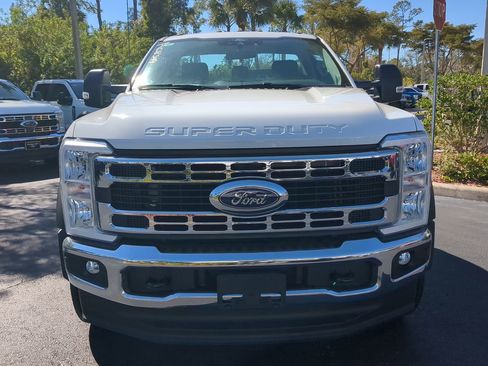New 2025 Ford F550 4x4 Regular Cab Super Duty image 9
