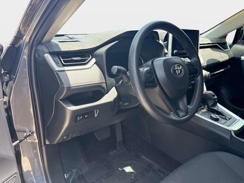 Used 2023 Toyota RAV4 LE AWD/4WD image 17