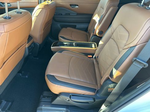 New 2025 Nissan Pathfinder Platinum image 22
