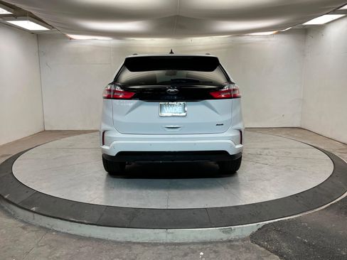 Used 2022 Ford Edge SE w/ Black Appearance Package image 4