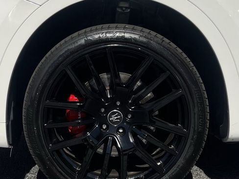 Used 2021 Maserati Levante image 6