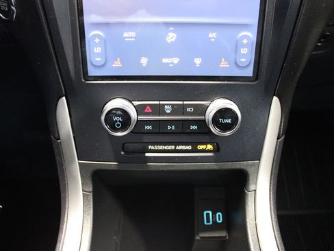 Used 2023 Ford Edge SEL AWD/4WD image 18