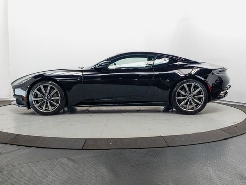 Used 2019 Aston Martin DB11 Coupe RWD image 4